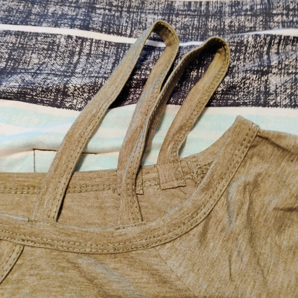 Green Cold Shoulder Top - Picture 5 of 6